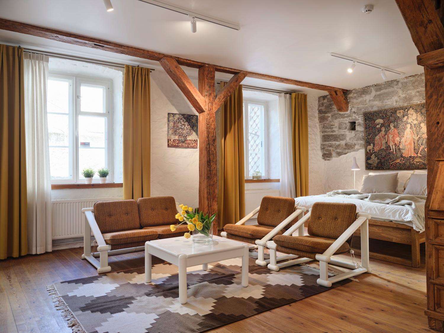 Historic Apartment With Private Garden In Old Town Tallinn Eksteriør billede